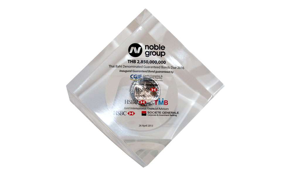 Acrylic Cube with Embedded Coin | Noble Group