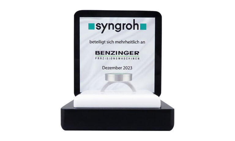 Ring Box-Themed Deal Toy